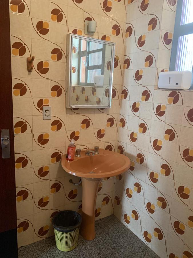 H One Hostel Гояния Экстерьер фото
